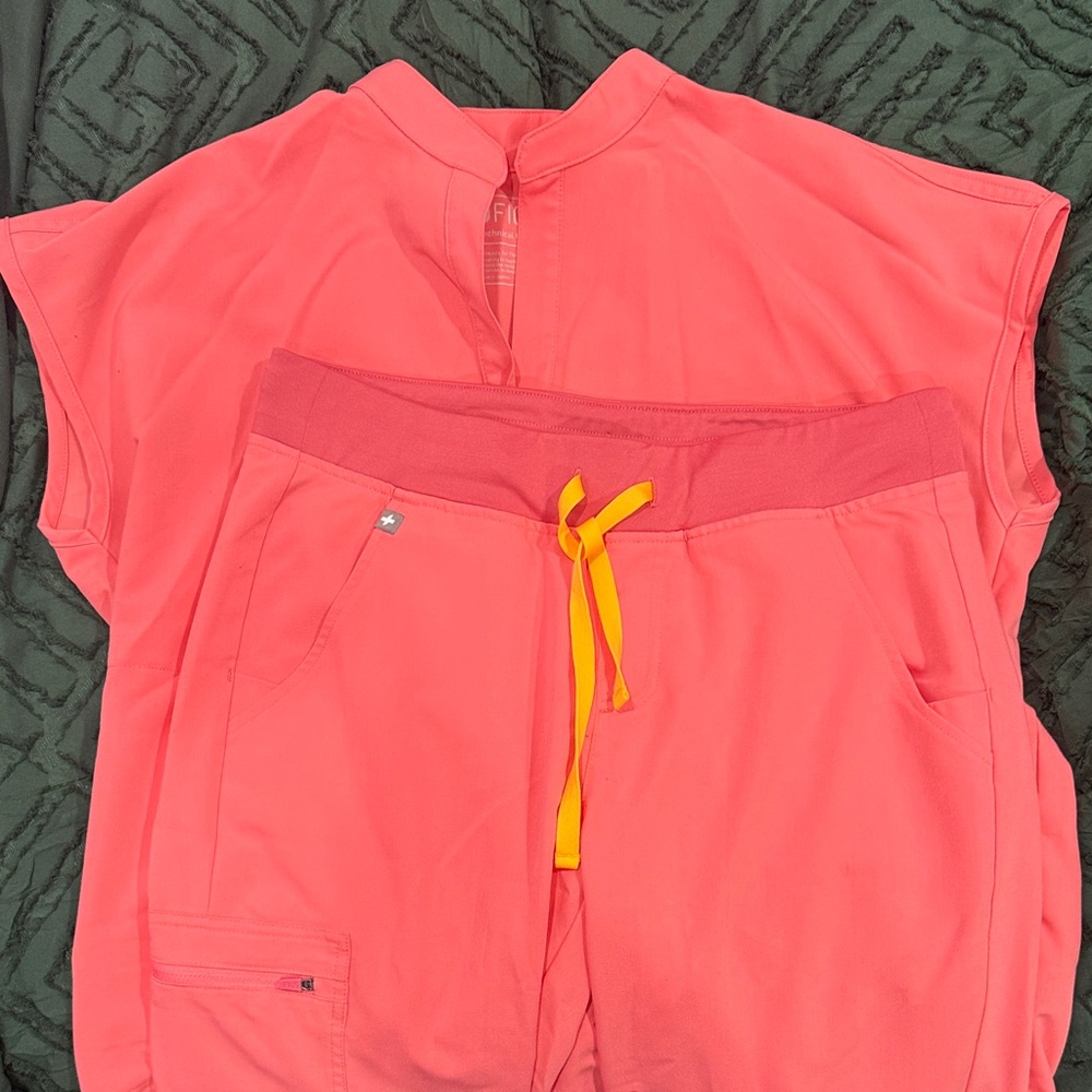 NEON PINK - FIGS - Women’s Small set - tall pants - like new! Limited Edition!
